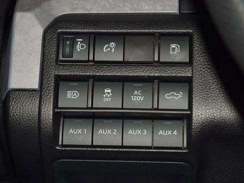 Used 2025 Toyota Tacoma Trailhunter image 43