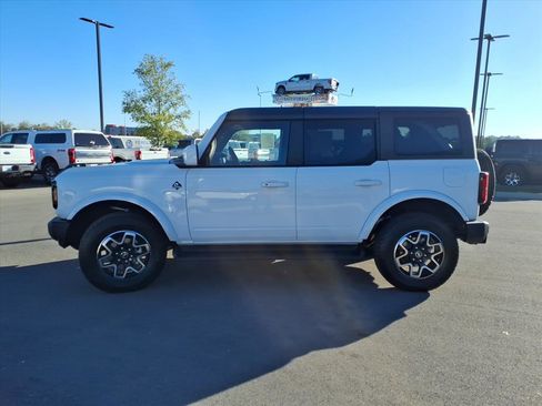 New 2025 Ford Bronco Outer Banks image 6