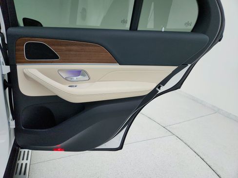 Certified 2025 Mercedes-Benz GLE 350 4MATIC image 28