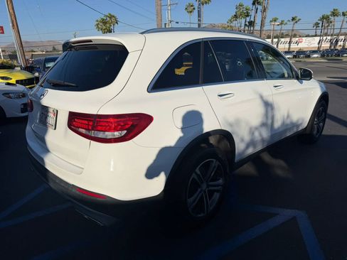 Used 2016 Mercedes-Benz GLC 300 w/ Premium Package image 8