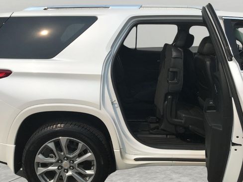 Certified 2018 Chevrolet Traverse Premier w/ LPO, Floor Liner Package AWD/4WD image 30