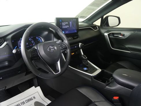 Used 2023 Toyota RAV4 XSE AWD/4WD image 12