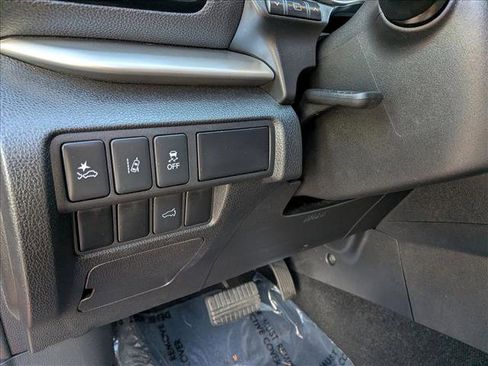 Used 2024 Mitsubishi Eclipse Cross SE image 16