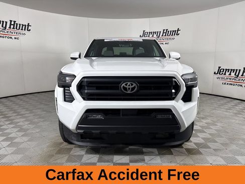 Used 2026 Toyota Tacoma SR5 AWD/4WD image 3
