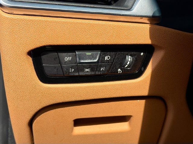 Used 2021 BMW 330e w/ Premium Package RWD image 10