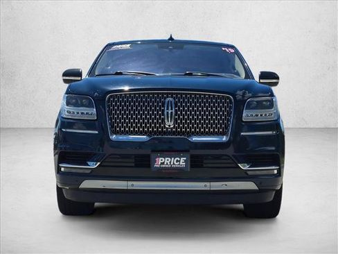 Used 2019 Lincoln Navigator Reserve w/ Cargo Package AWD/4WD image 2
