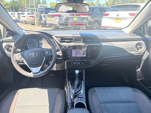 Used 2017 Toyota Corolla LE FWD image 11