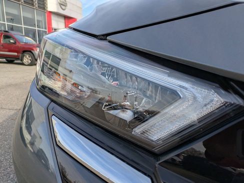 New 2025 Nissan Versa SV w/ Trunk Package FWD image 10