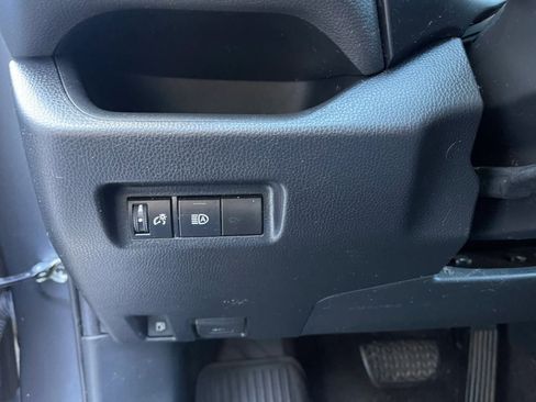 Used 2019 Toyota RAV4 LE w/ Carpet Mat Package image 27