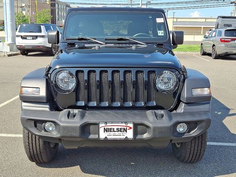 Used 2022 Jeep Wrangler Unlimited Sport AWD/4WD image 35