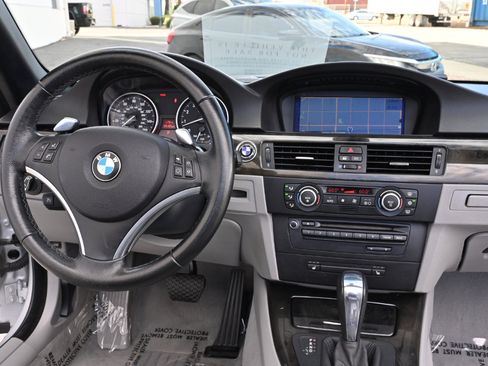 Used 2009 BMW 328i Convertible image 21