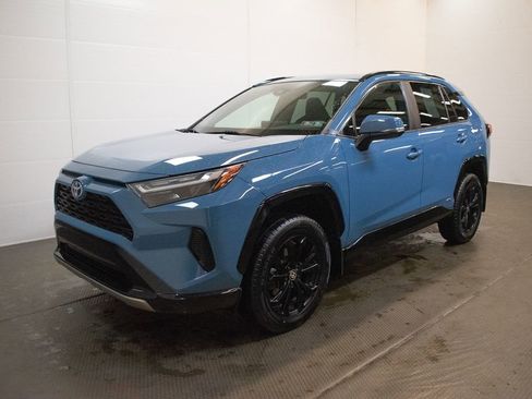 Used 2024 Toyota RAV4 SE w/ Convenience Package AWD/4WD image 8