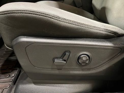 Used 2019 RAM 1500 Big Horn RWD image 18