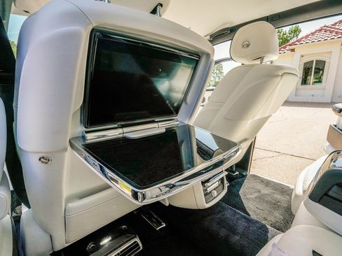 Used 2020 Rolls-Royce Phantom Sedan RWD image 47