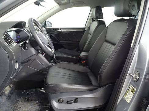 Used 2024 Volkswagen Tiguan SE AWD/4WD image 10