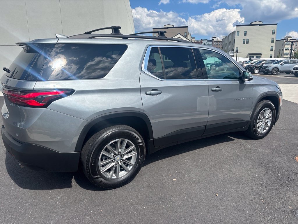 Used 2023 Chevrolet Traverse LT AWD/4WD image 4