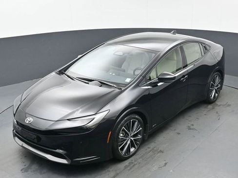 Certified 2024 Toyota Prius XLE image 43