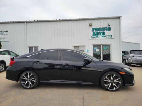 Used 2018 Honda Civic Si image 9