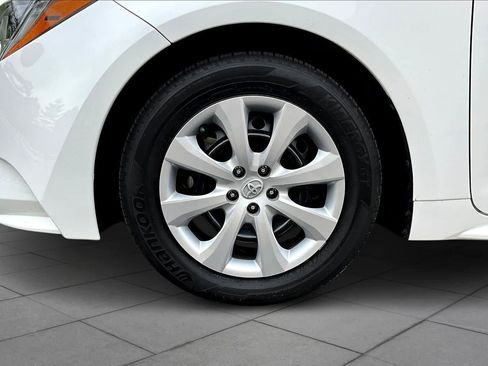 Used 2023 Toyota Corolla LE image 11