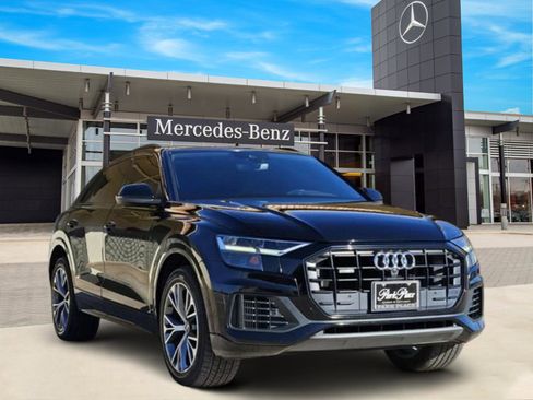 Used 2021 Audi Q8 Premium w/ Black Optic Package image 2