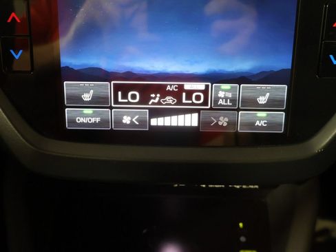 Used 2025 Subaru Forester Premium AWD/4WD image 44