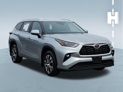Used 2023 Toyota Highlander XLE