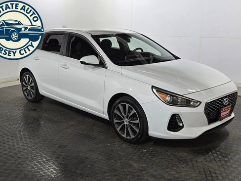 Used 2018 Hyundai Elantra GT FWD image 9