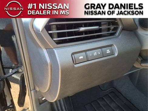 Certified 2025 Nissan Altima 2.5 SV FWD image 13