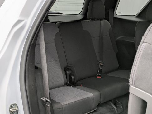 Used 2022 Chevrolet Traverse LT image 27