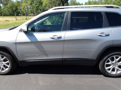Used 2015 Jeep Cherokee Latitude w/ Comfort/Convenience Group FWD image 30