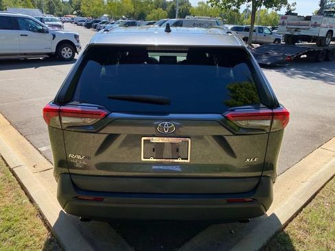 Used 2021 Toyota RAV4 XLE w/ Convenience Package FWD image 30