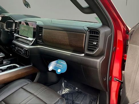 Used 2025 Chevrolet Silverado 1500 High Country w/ High Country Premium Package AWD/4WD image 26