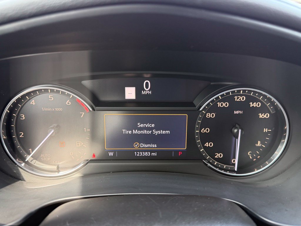 Used 2019 Cadillac XT4 Premium Luxury w/ LPO, Radiant Package FWD image 18