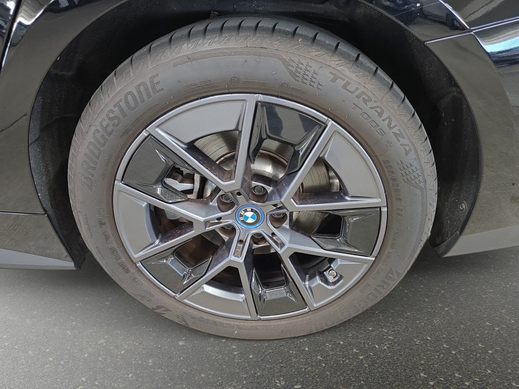 Certified 2024 BMW i4 eDrive40 w/ Convenience Package RWD image 32