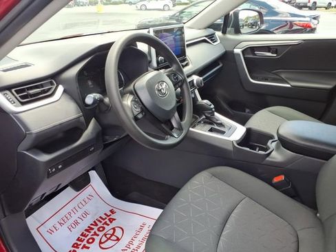 Used 2024 Toyota RAV4 XLE w/ Convenience Package FWD image 14