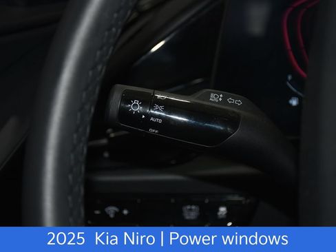Certified 2025 Kia Niro EX FWD image 10