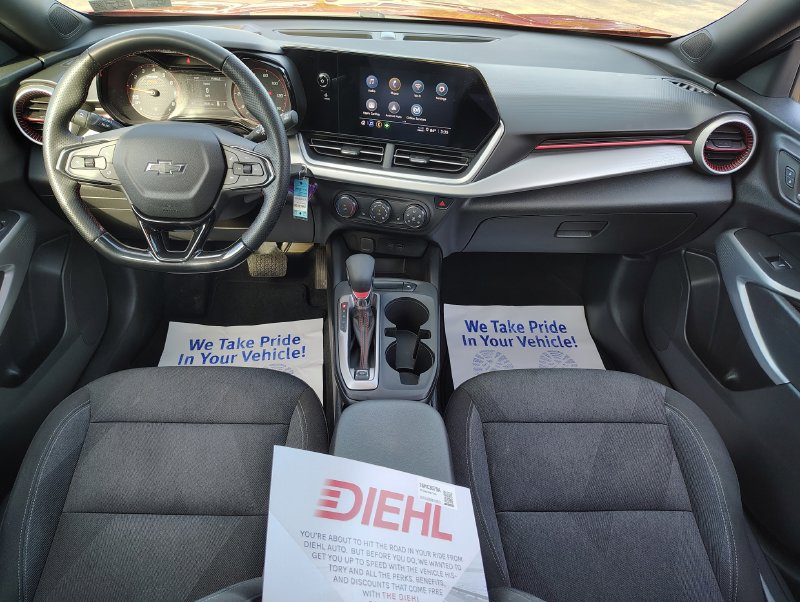Used 2024 Chevrolet Trax RS w/ Sunroof Package FWD image 44