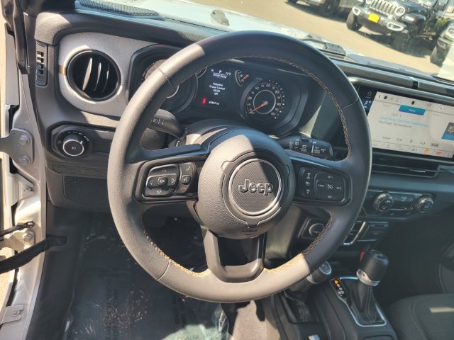 Used 2024 Jeep Wrangler Unlimited Sport AWD/4WD image 30