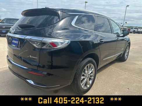 Used 2023 Buick Enclave Avenir AWD/4WD image 12