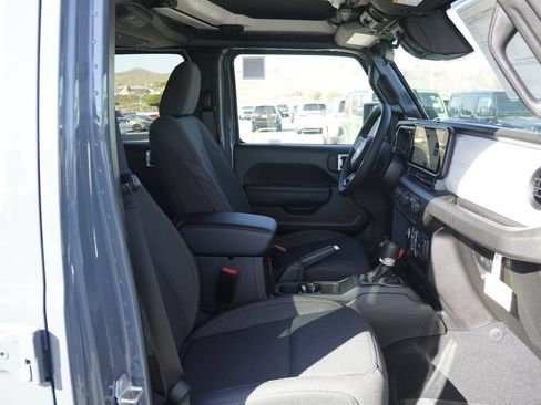 New 2026 Jeep Gladiator Sport AWD/4WD image 30