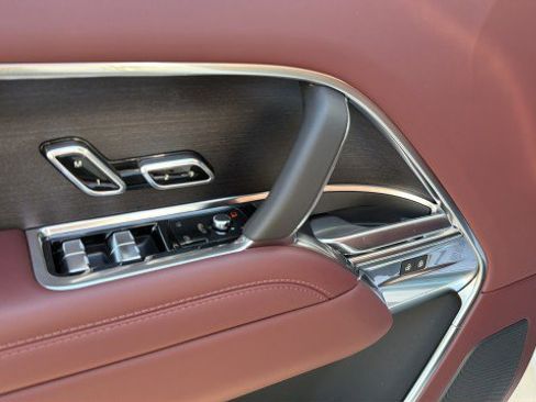 New 2026 Land Rover Range Rover SE image 22