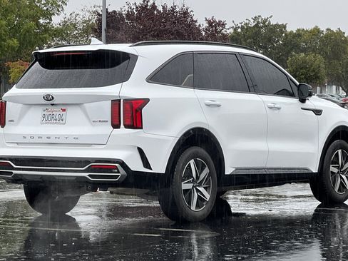 Used 2021 Kia Sorento EX w/ Panoramic Sunroof Package image 4