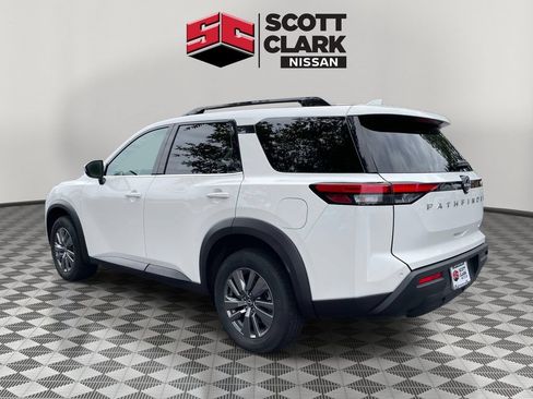 Used 2025 Nissan Pathfinder SV AWD/4WD image 5