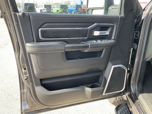 Used 2024 RAM 3500 Laramie w/ Night Edition image 19