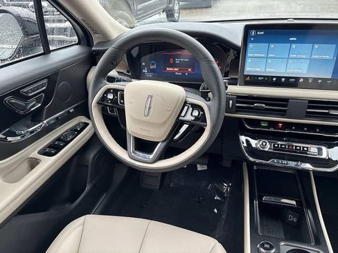 New 2026 Lincoln Corsair Reserve image 14