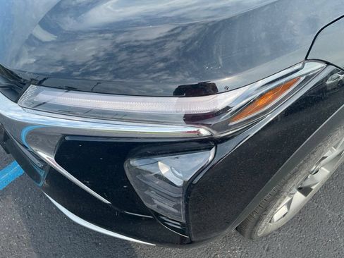 Used 2025 Chevrolet Trax LT w/ LT Convenience Package FWD image 13