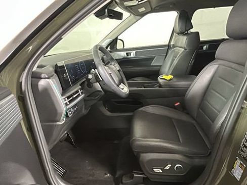 Used 2025 Hyundai Santa Fe Limited AWD/4WD image 11