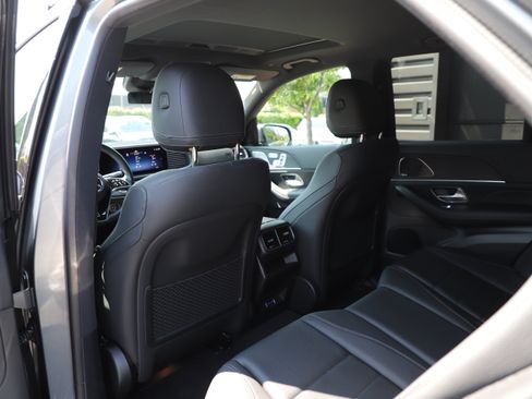 Used 2025 Mercedes-Benz GLE 450e 4MATIC image 13