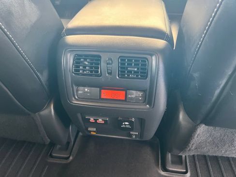 Used 2020 Nissan Pathfinder SL w/ Cargo Package AWD/4WD image 18