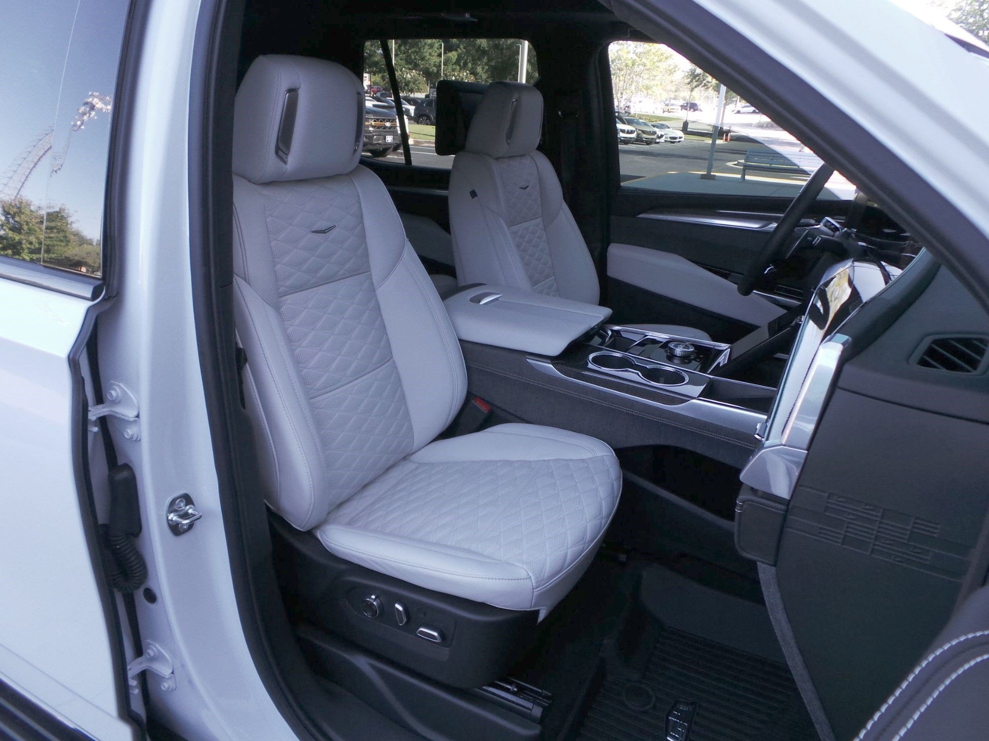 Used 2026 Cadillac Escalade V AWD/4WD image 22